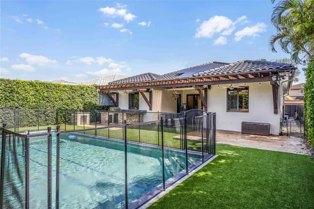 $1,095,000 | 14625 Southwest 17th Street, Miami, FL 33175