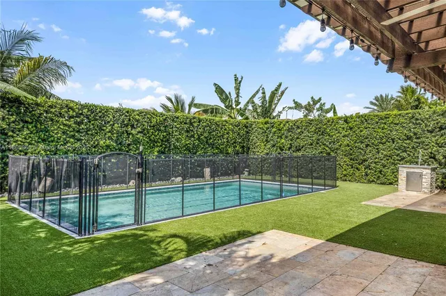 $1,095,000 | 14625 Southwest 17th Street, Miami, FL 33175