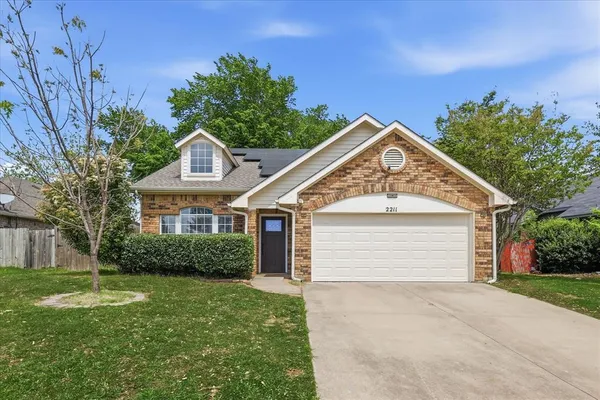 $339,000 | 2211 Cromwell Drive, Arlington, TX 76018