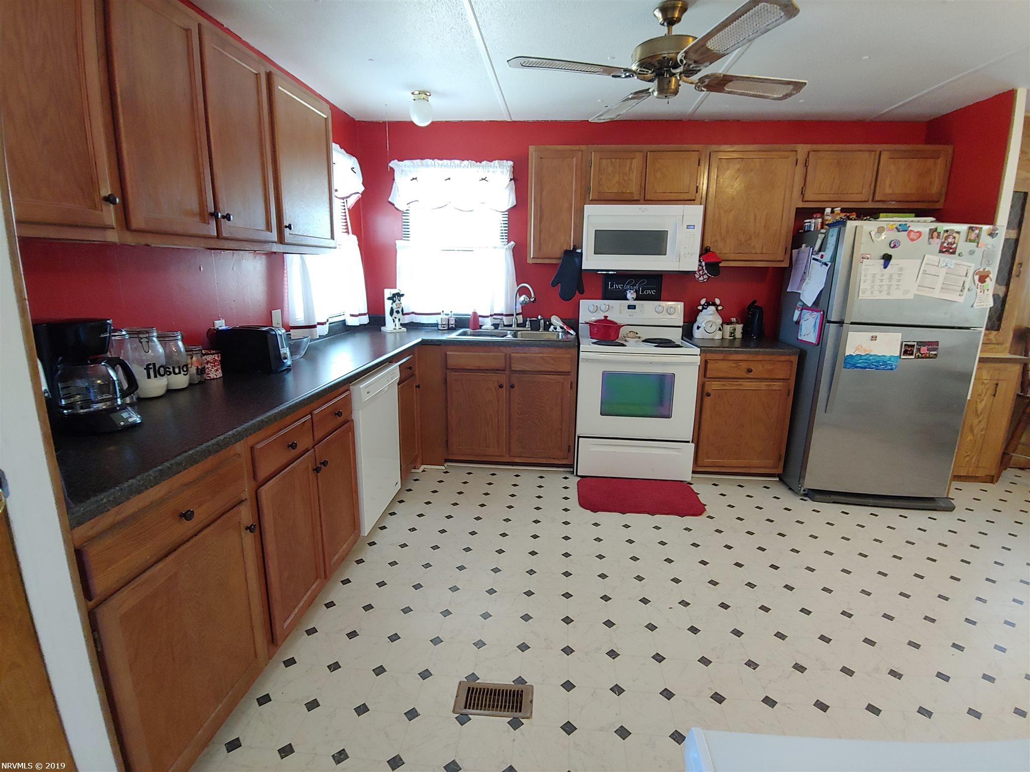3907 North Fork Road Elliston, VA 24087 - Photo 9 of 26 Gallery Image 9