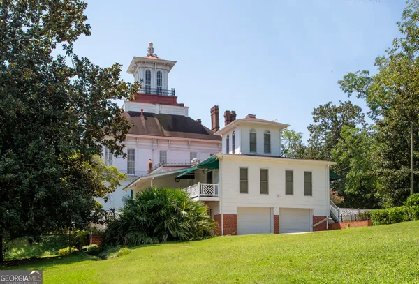 $2,500,000 | 534 West West Broad Street, Eufaula, AL 36027