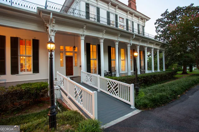 $2,500,000 | 534 West West Broad Street, Eufaula, AL 36027