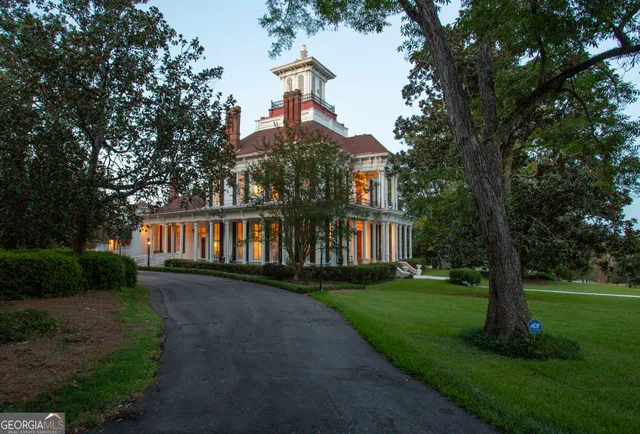 $2,500,000 | 534 West West Broad Street, Eufaula, AL 36027