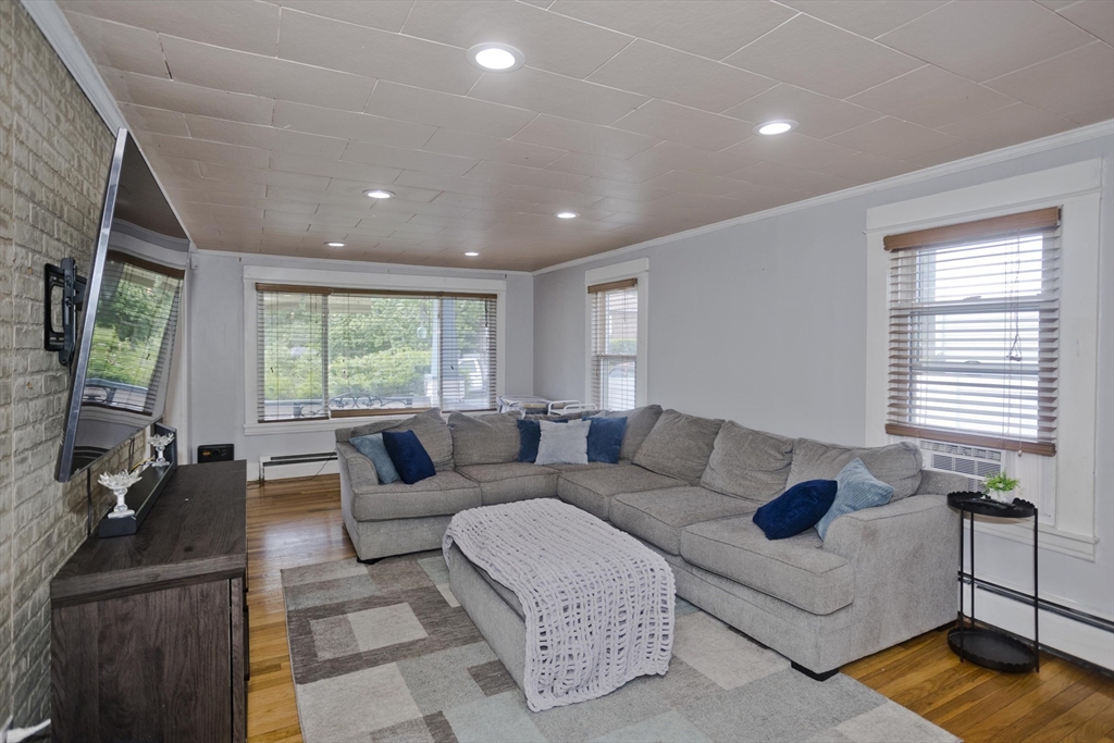 15 Monticello Avenue Springfield, MA 01109 - Photo 21 of 42