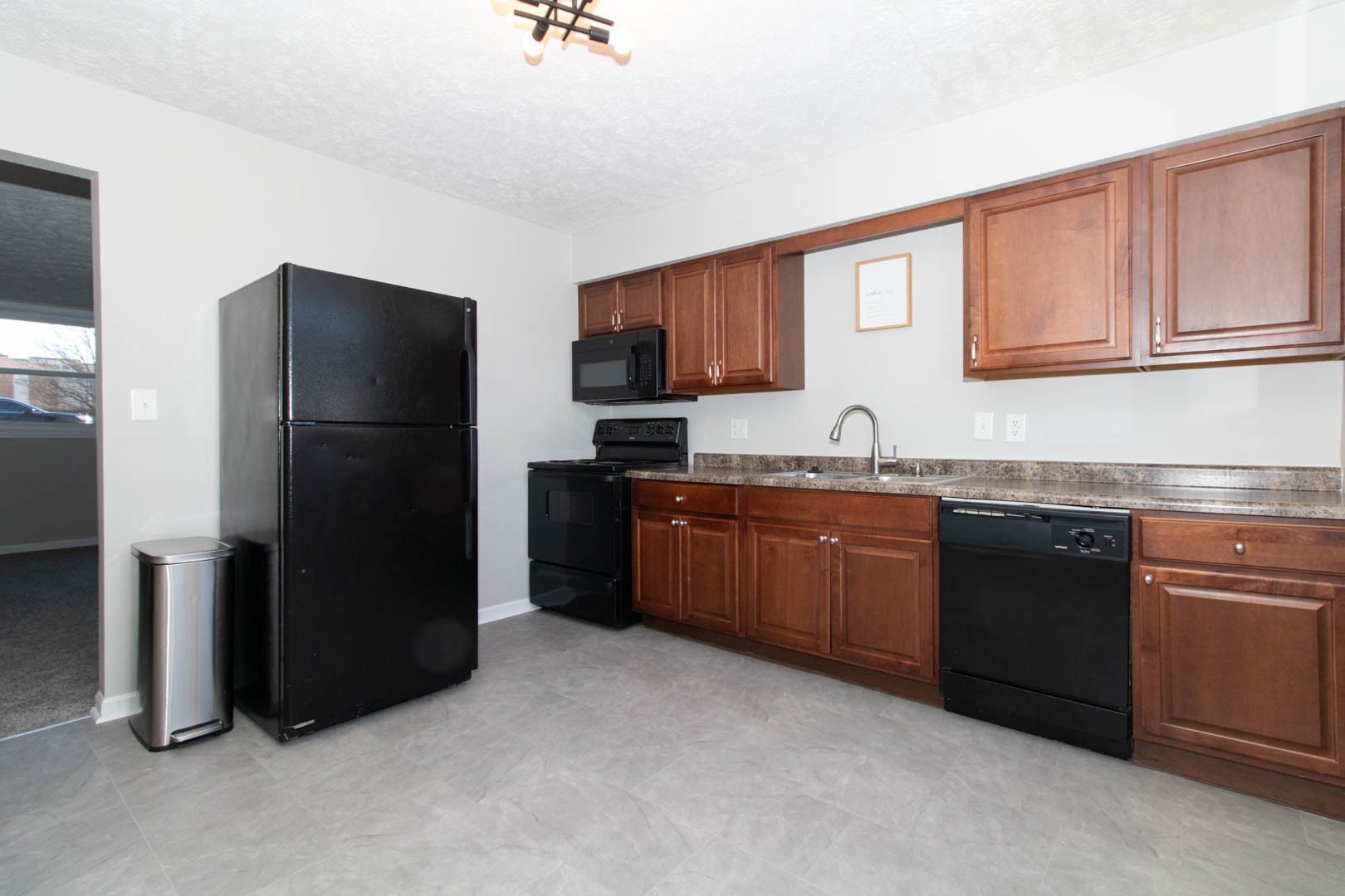10 Willedrob Road, Unit 8 Bloomington, IL 61701 - Photo 11 of 22 Gallery Image 11