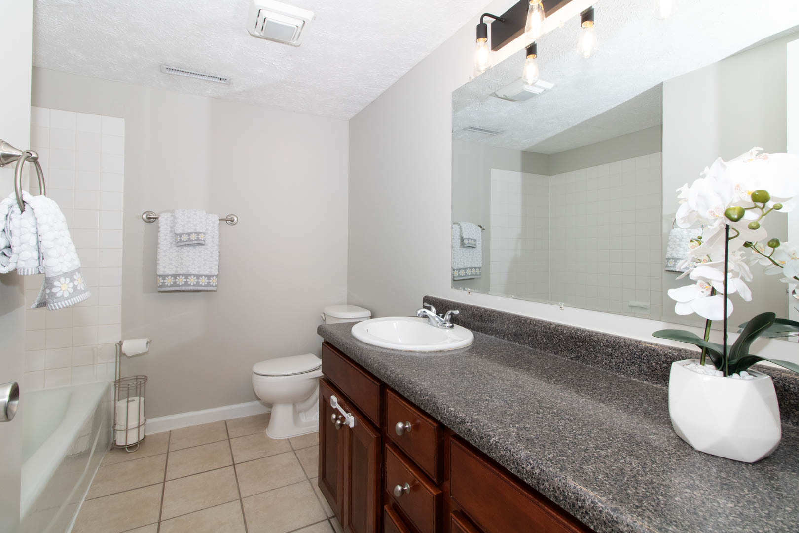 10 Willedrob Road, Unit 8 Bloomington, IL 61701 - Photo 16 of 22 Gallery Image 16