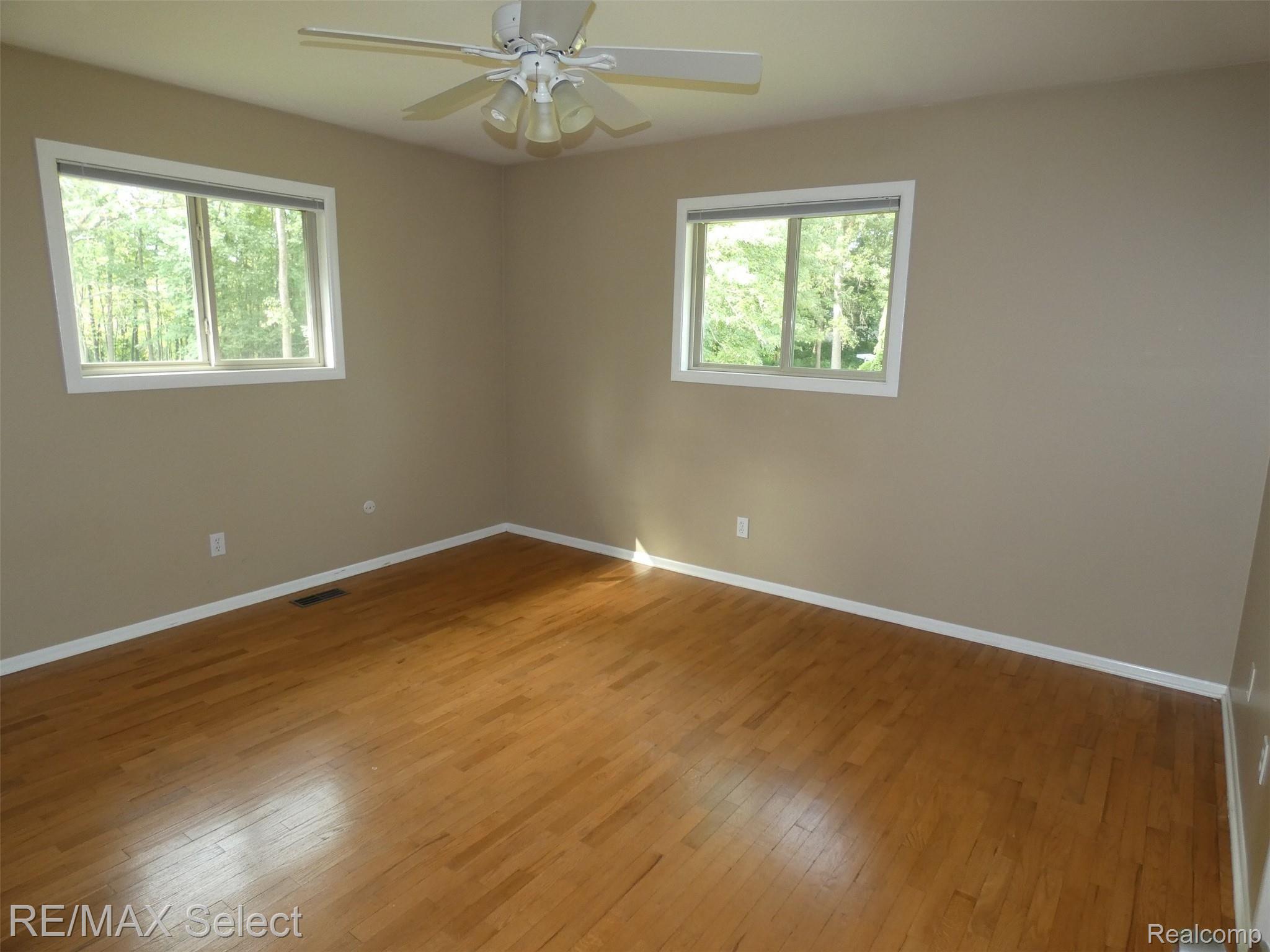 2009 Wiggins Road Fenton, MI 48430 - Photo 15 of 30 2009 Wiggins 023.JPG