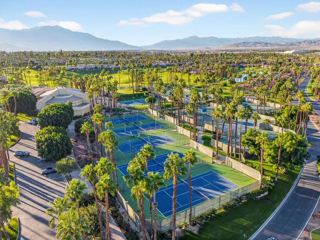 $799,000 | 76232 Poppy Lane, Palm Desert, CA 92211