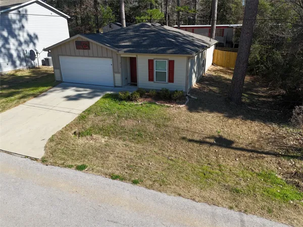 a front view of house with yard