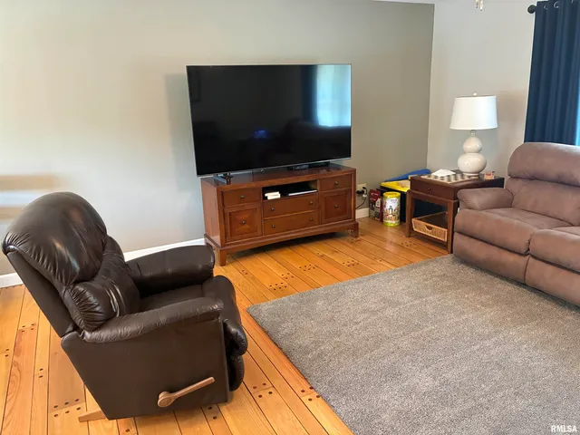 $274,000 | 16312 North Hawthorne Lane, Mount Vernon, IL 62864