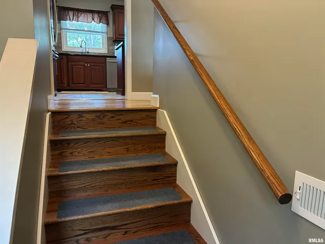 $274,000 | 16312 North Hawthorne Lane, Mount Vernon, IL 62864