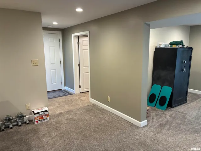 $274,000 | 16312 North Hawthorne Lane, Mount Vernon, IL 62864