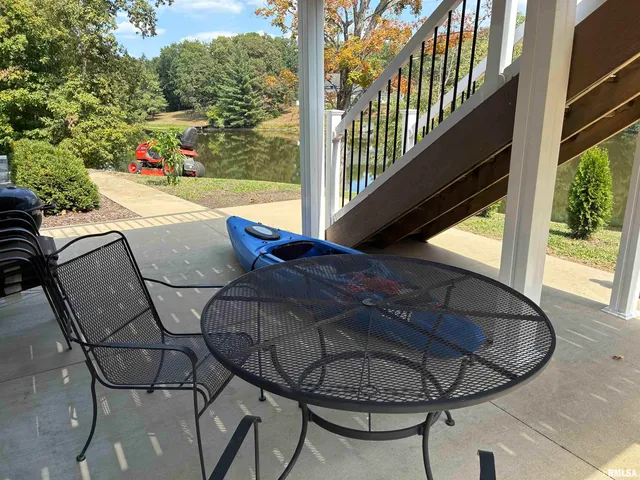 $274,000 | 16312 North Hawthorne Lane, Mount Vernon, IL 62864