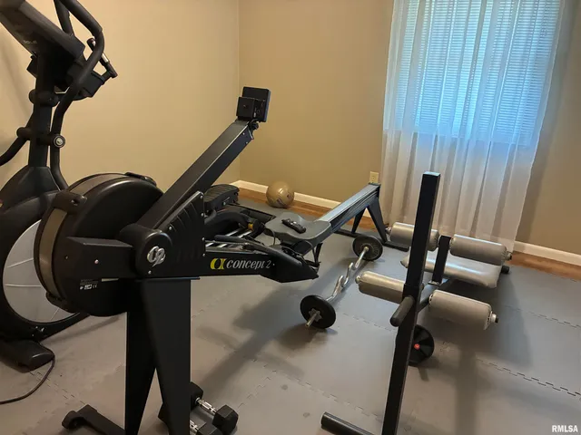 $274,000 | 16312 North Hawthorne Lane, Mount Vernon, IL 62864