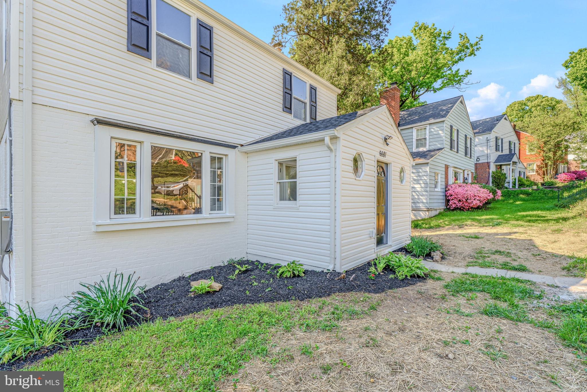 6681 Loch Hill Road Baltimore, MD 21239 - Photo 2 of 44