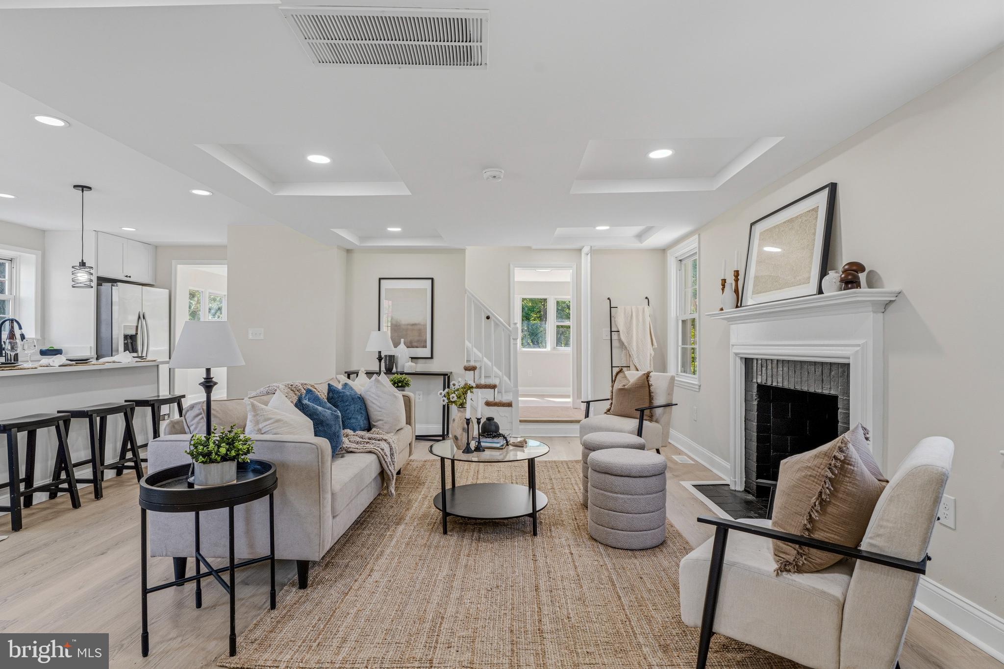 6681 Loch Hill Road Baltimore, MD 21239 - Photo 4 of 44