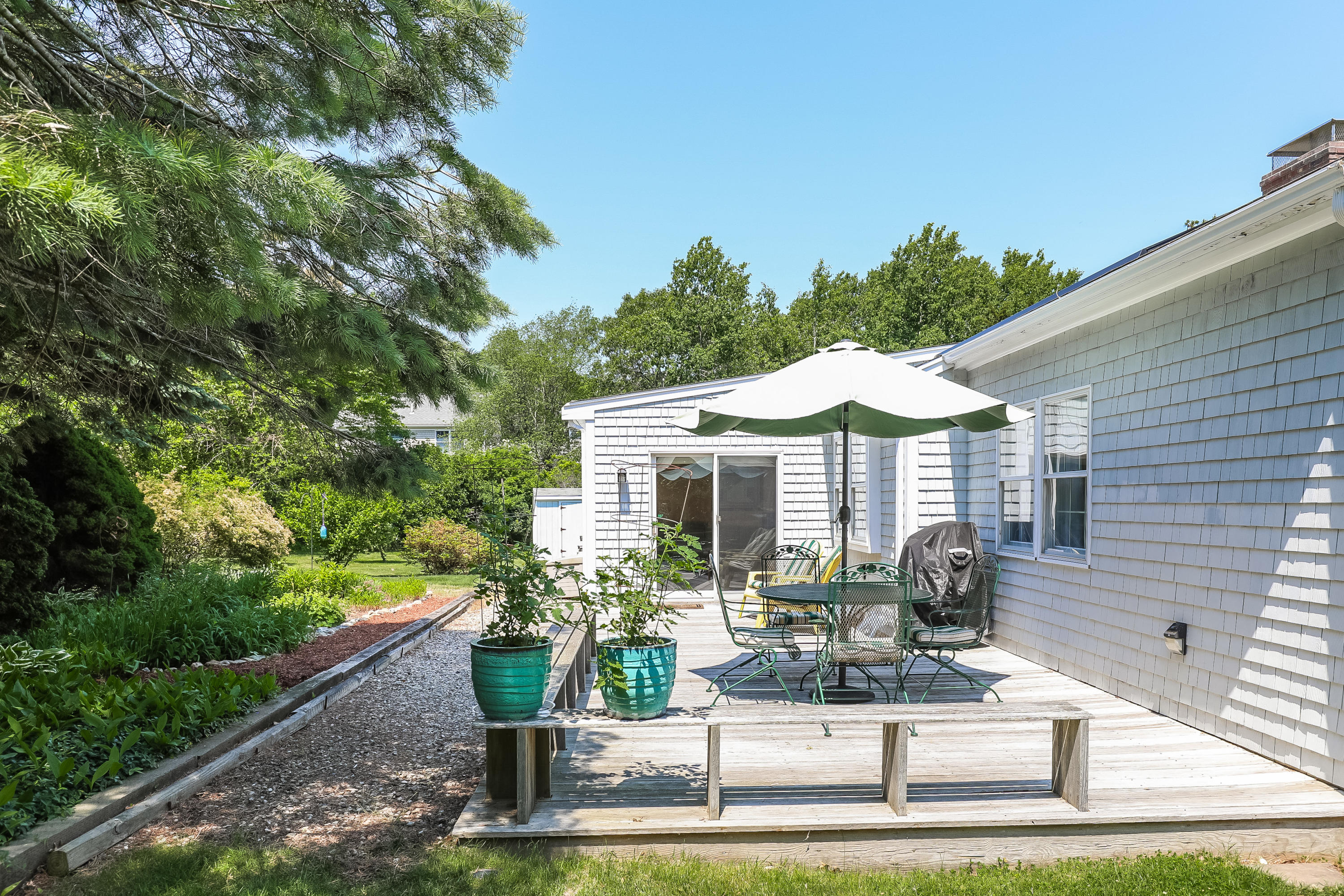 14 Captain Kidd Road East Sandwich, MA 02537 - Photo 18 of 29 a front view of a house with porch