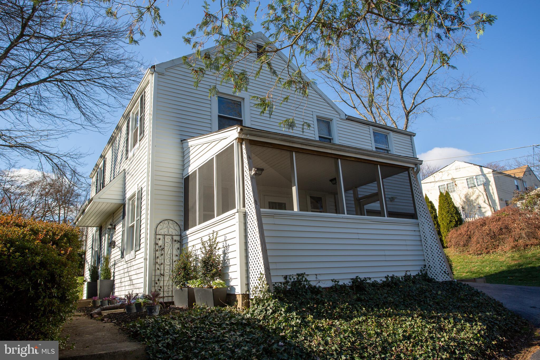 616 South Devon Avenue Wayne, PA 19087 - Photo 4 of 39 Fabulous Screened Porch