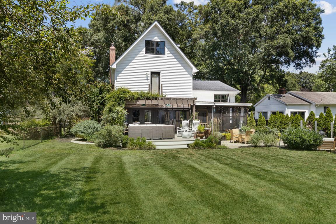 23 Goodrich Road Annapolis, MD 21401 - Photo 33 of 80 Sprawling Yard for Picnics, Pets and Play!