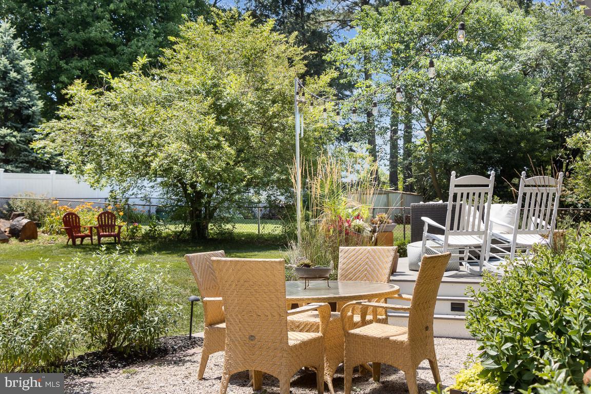 23 Goodrich Road Annapolis, MD 21401 - Photo 35 of 80 Creatively Sectioned Decking & Patios