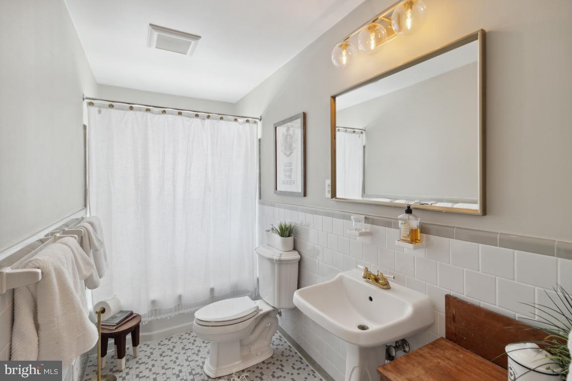 23 Goodrich Road Annapolis, MD 21401 - Photo 47 of 80 Mosaic-Tiled Full Bath with Pedestal Sink