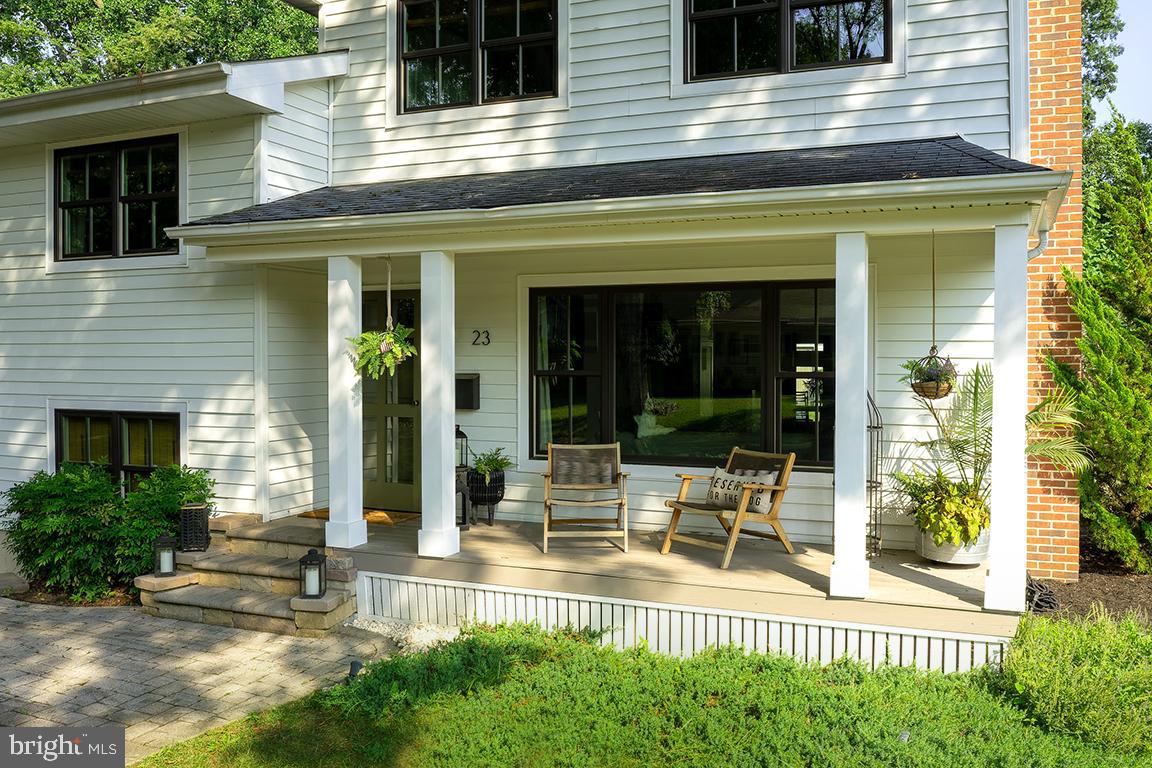 Truly Spacious & Gracious Living!