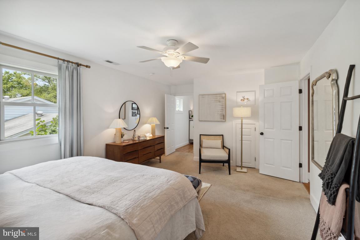 23 Goodrich Road Annapolis, MD 21401 - Photo 53 of 80 Extended Sitting and Dressing Area
