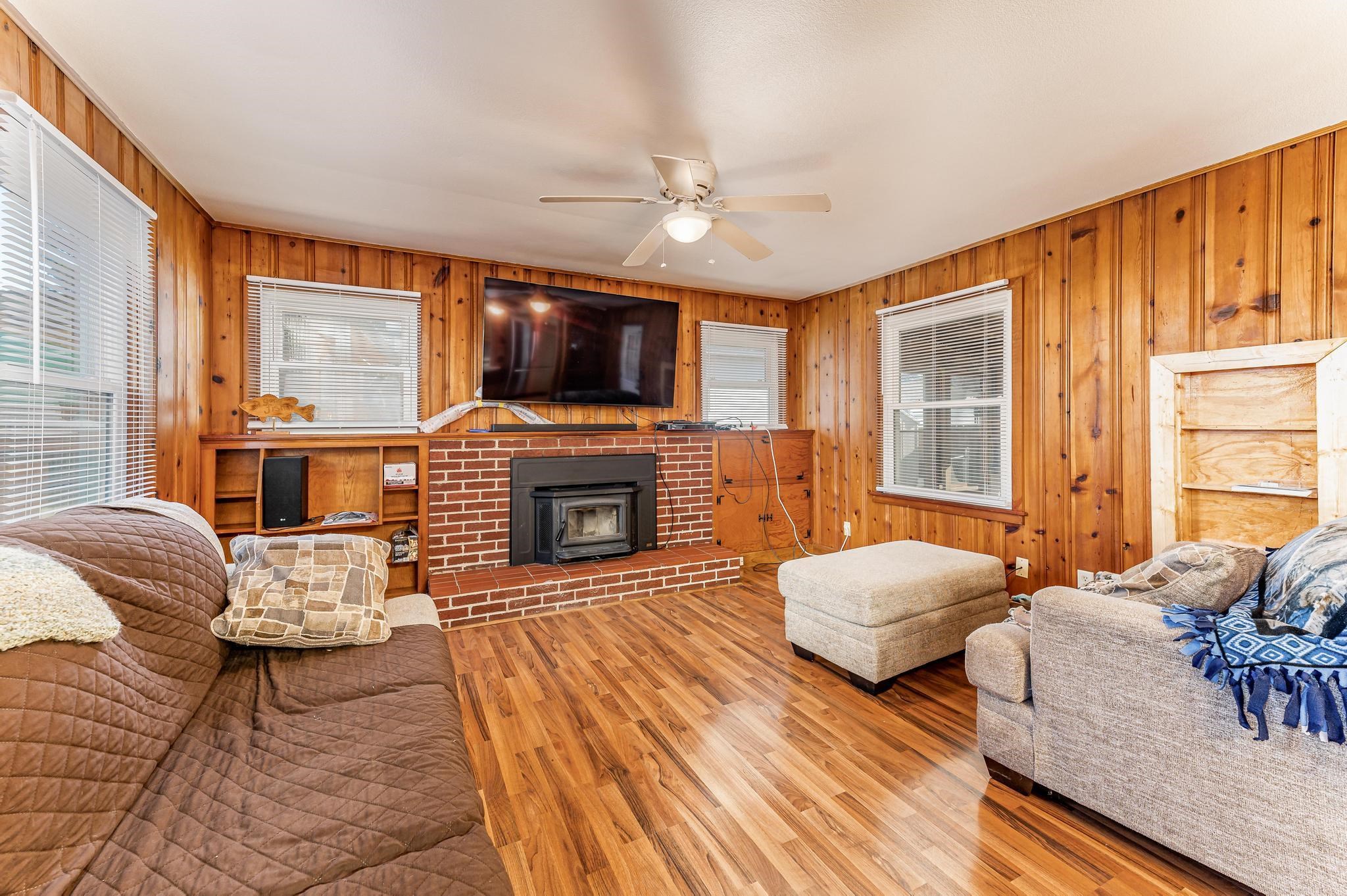 1502 Dearborn Street Augusta, KS 67010 - Photo 20 of 35