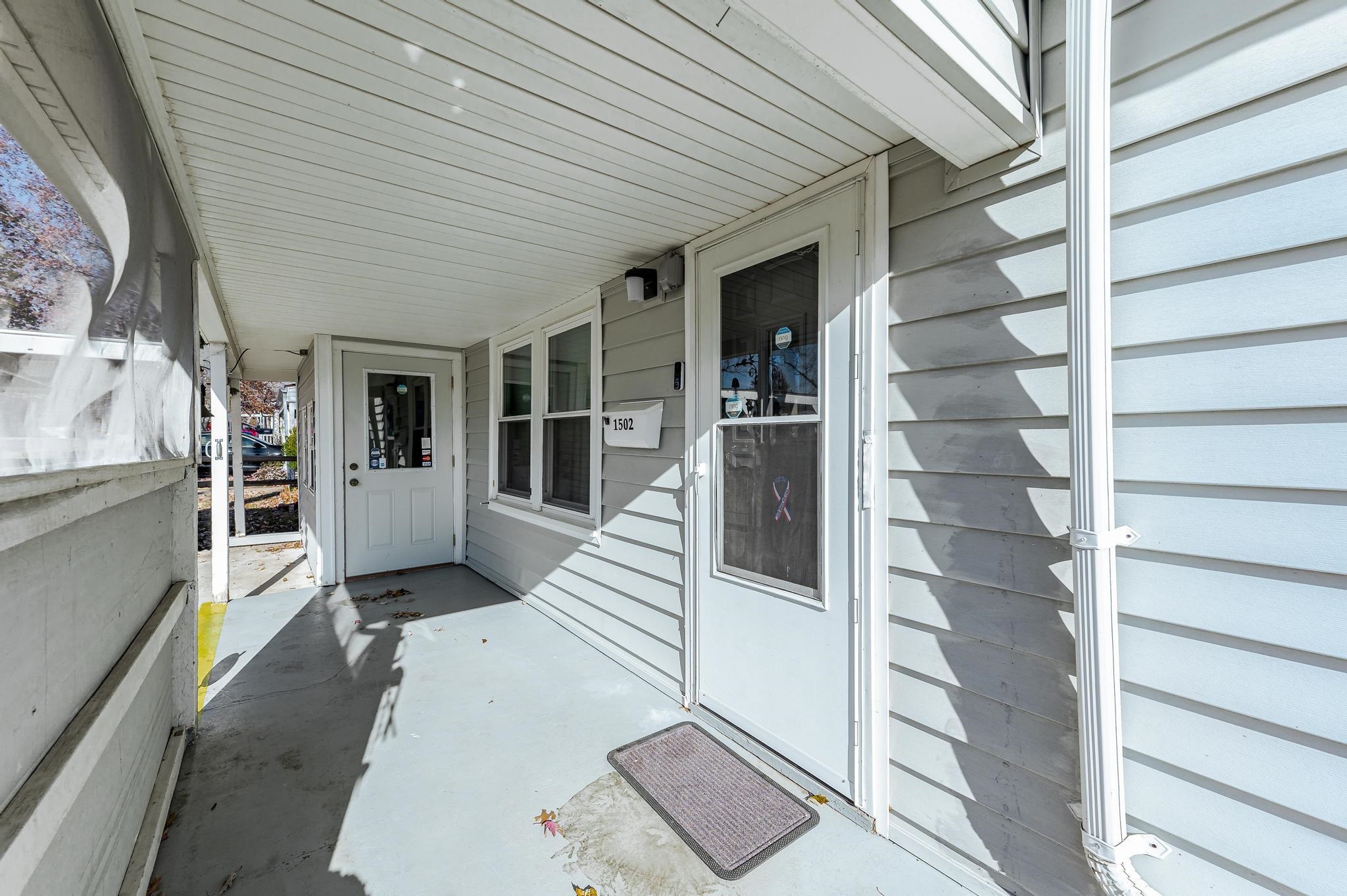 1502 Dearborn Street Augusta, KS 67010 - Photo 5 of 35