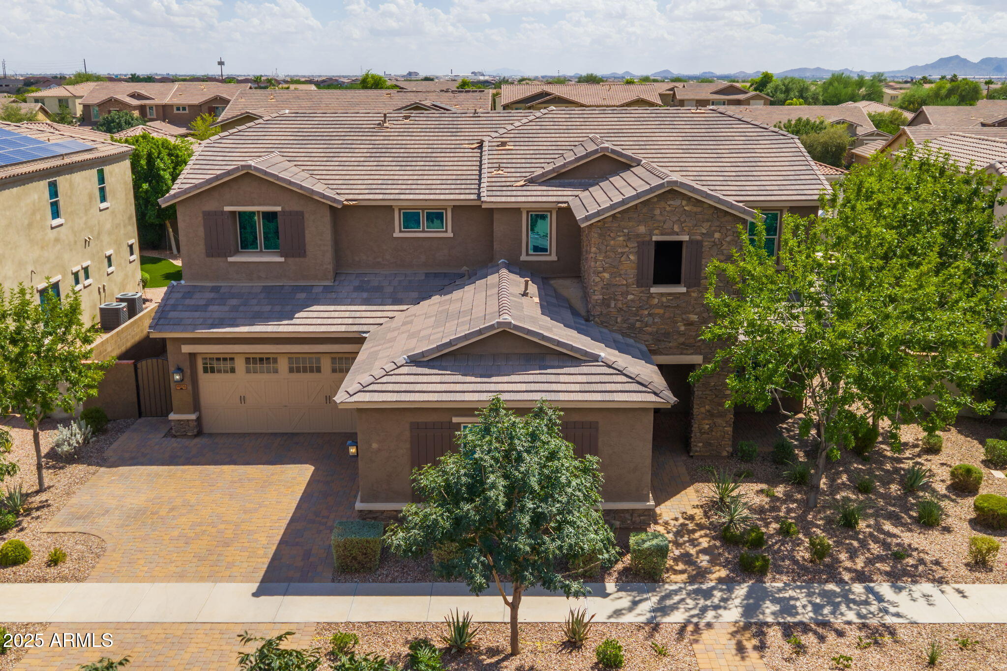 10535 Diffraction Avenue Mesa, AZ 85212 - Photo 12 of 126 Frontyard