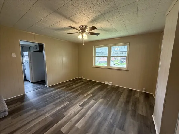 $1,100 | 1156 Eisenhower Drive, Russellton, PA 15076