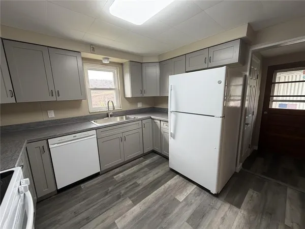 $1,100 | 1156 Eisenhower Drive, Russellton, PA 15076