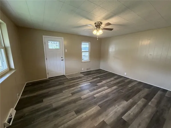 $1,100 | 1156 Eisenhower Drive, Russellton, PA 15076