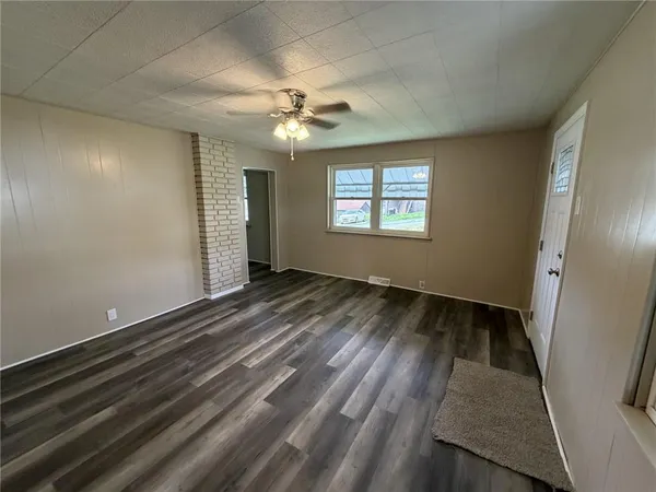 $1,100 | 1156 Eisenhower Drive, Russellton, PA 15076