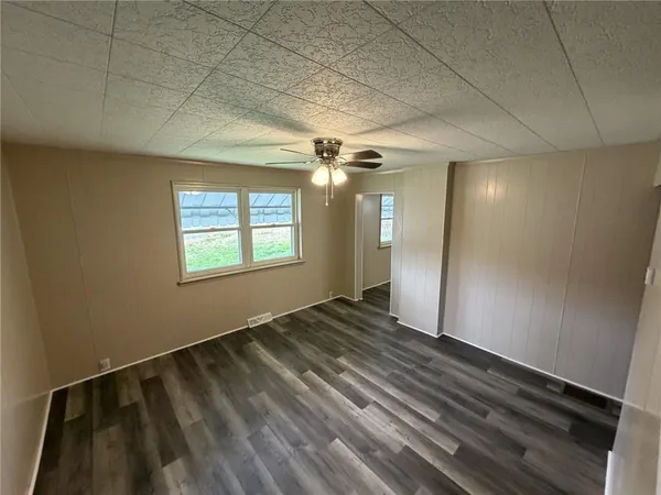 $1,100 | 1156 Eisenhower Drive, Russellton, PA 15076