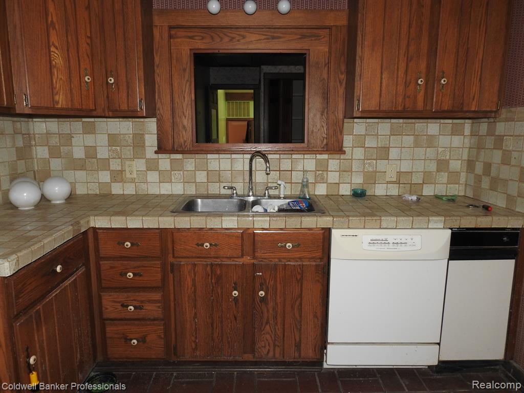 2143 East Newark Road Lapeer, MI 48446 - Photo 38 of 43