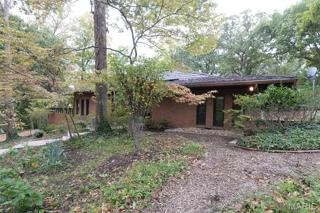 $4,800 | 9531 Sunny Creek Lane, Sunset Hills, MO 63127