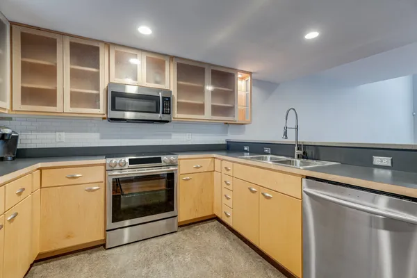 $2,650 | 1038 9th Avenue North, Nashville, TN 37208