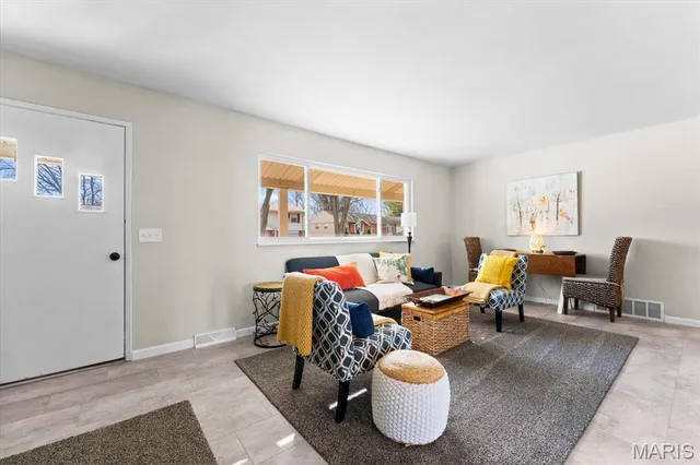 $189,900 | 33 Potomac Drive, Fairview Heights, IL 62208