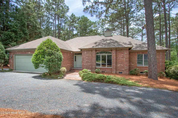 $475,000 | 130 Landis Court, Southern Pines, NC 28387
