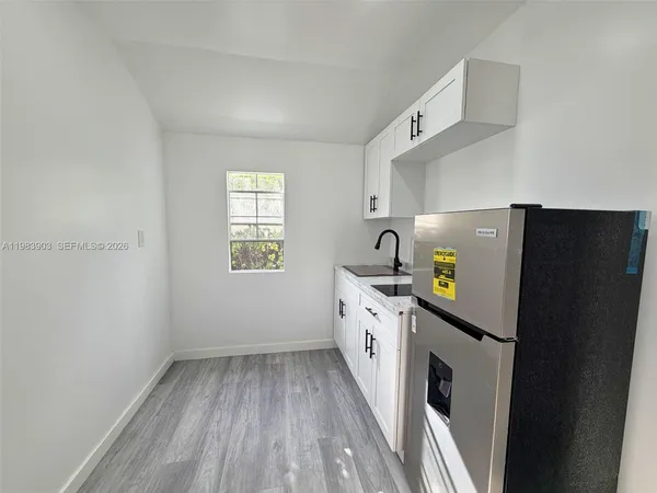 $1,400 | 9255 Southwest 43rd Terrace, Miami, FL 33165