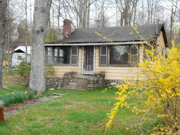 $139,000 | 213 Lake Shore Drive, Pine Bush, NY 12566