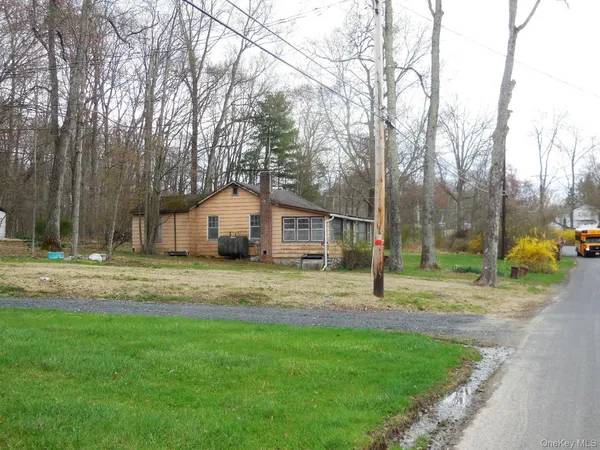 $139,000 | 213 Lake Shore Drive, Pine Bush, NY 12566