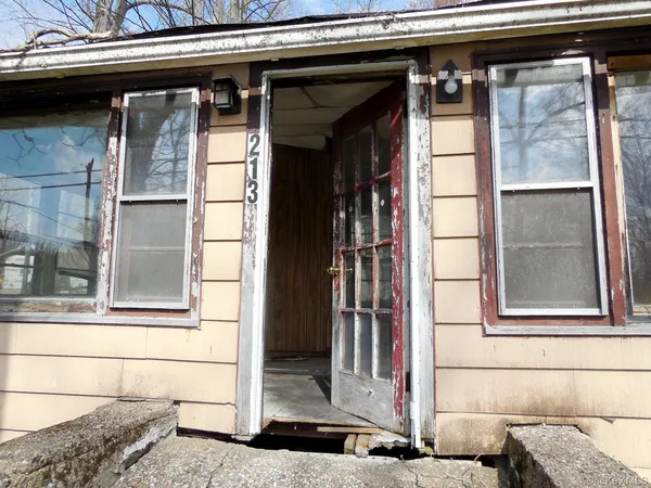 $139,000 | 213 Lake Shore Drive, Pine Bush, NY 12566