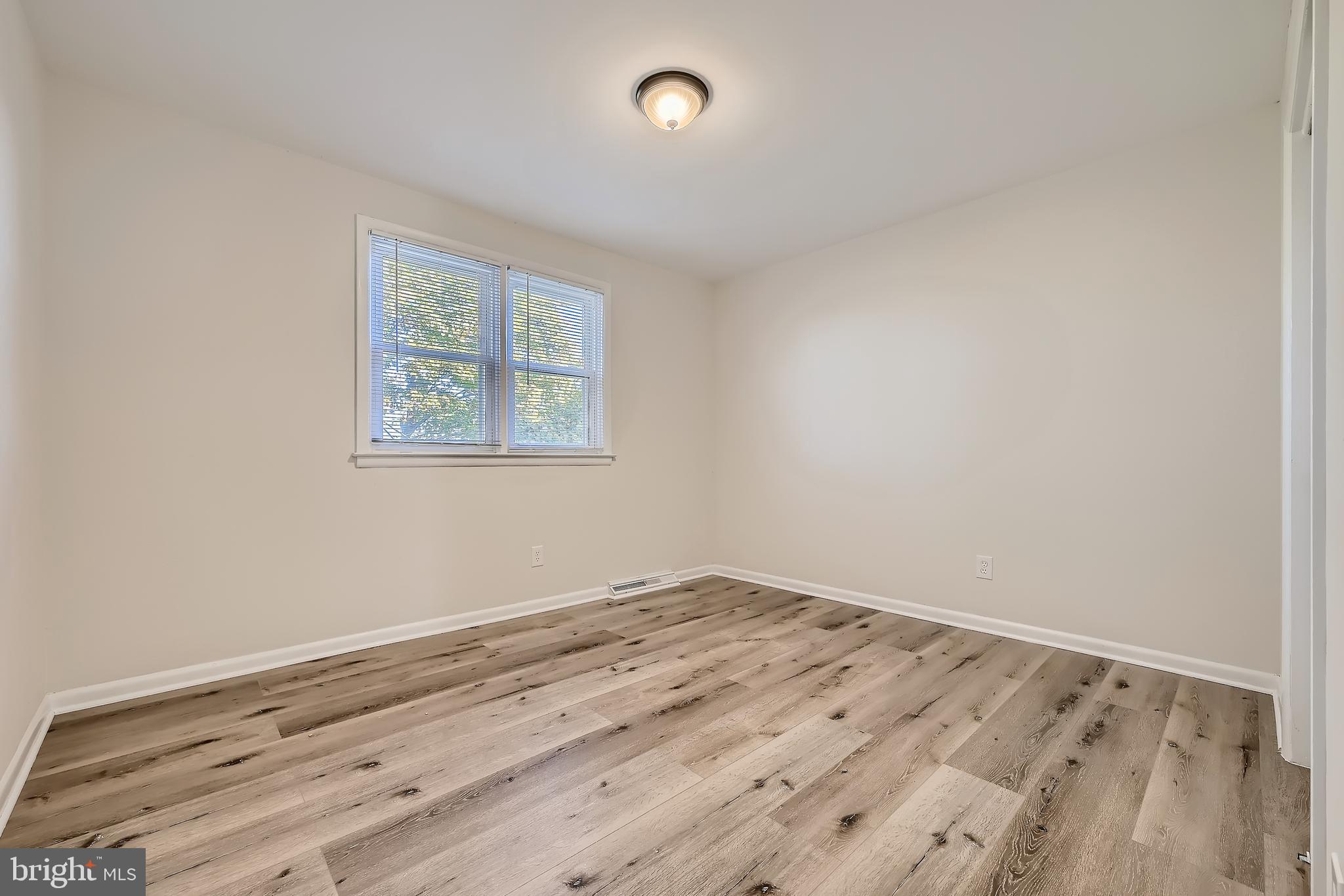 8209 Sagramore Road Baltimore, MD 21237 - Photo 14 of 35