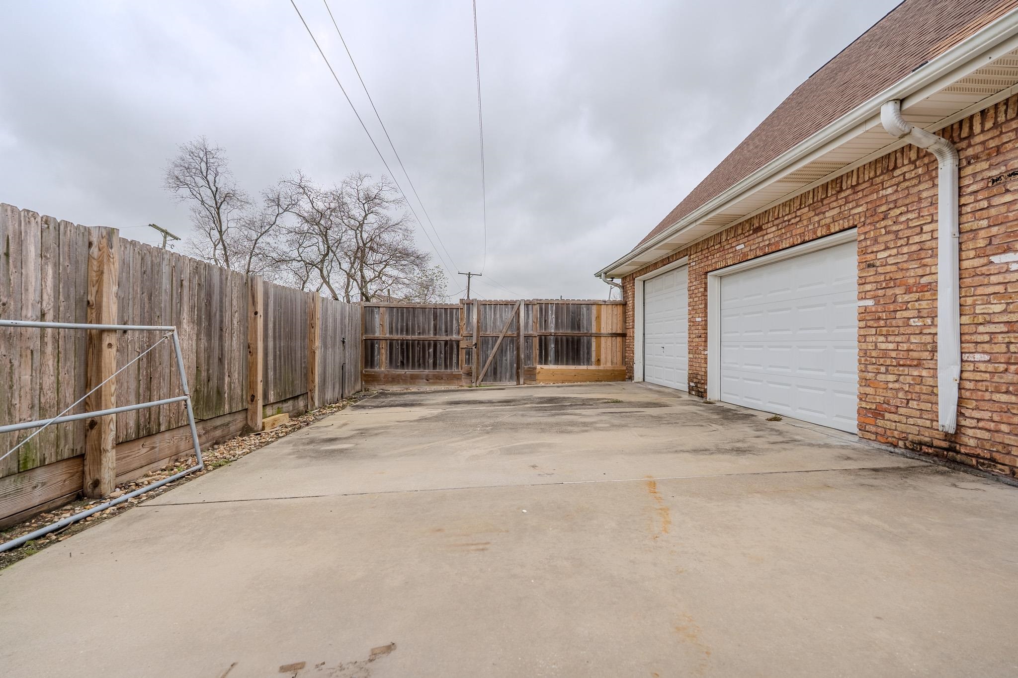 3153 Ronshire Lane Port Neches, TX 77651 - Photo 44 of 46