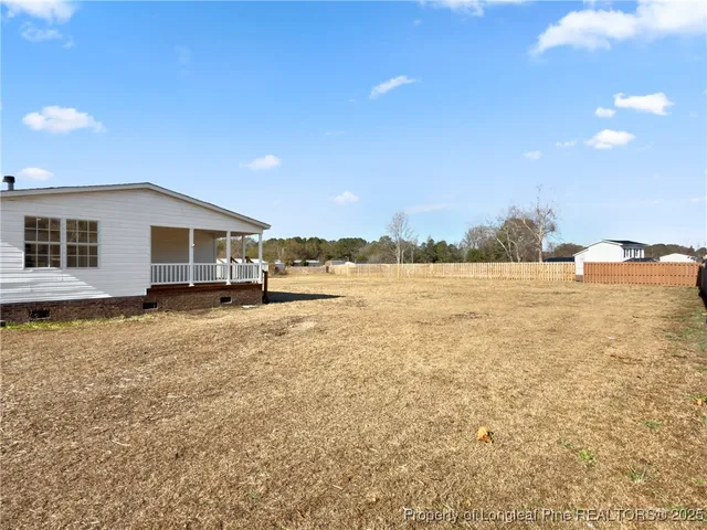 a picture of a bench