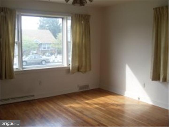 209 Parkside Avenue Reading, PA 19607 - Photo 10 of 19 Dining Room