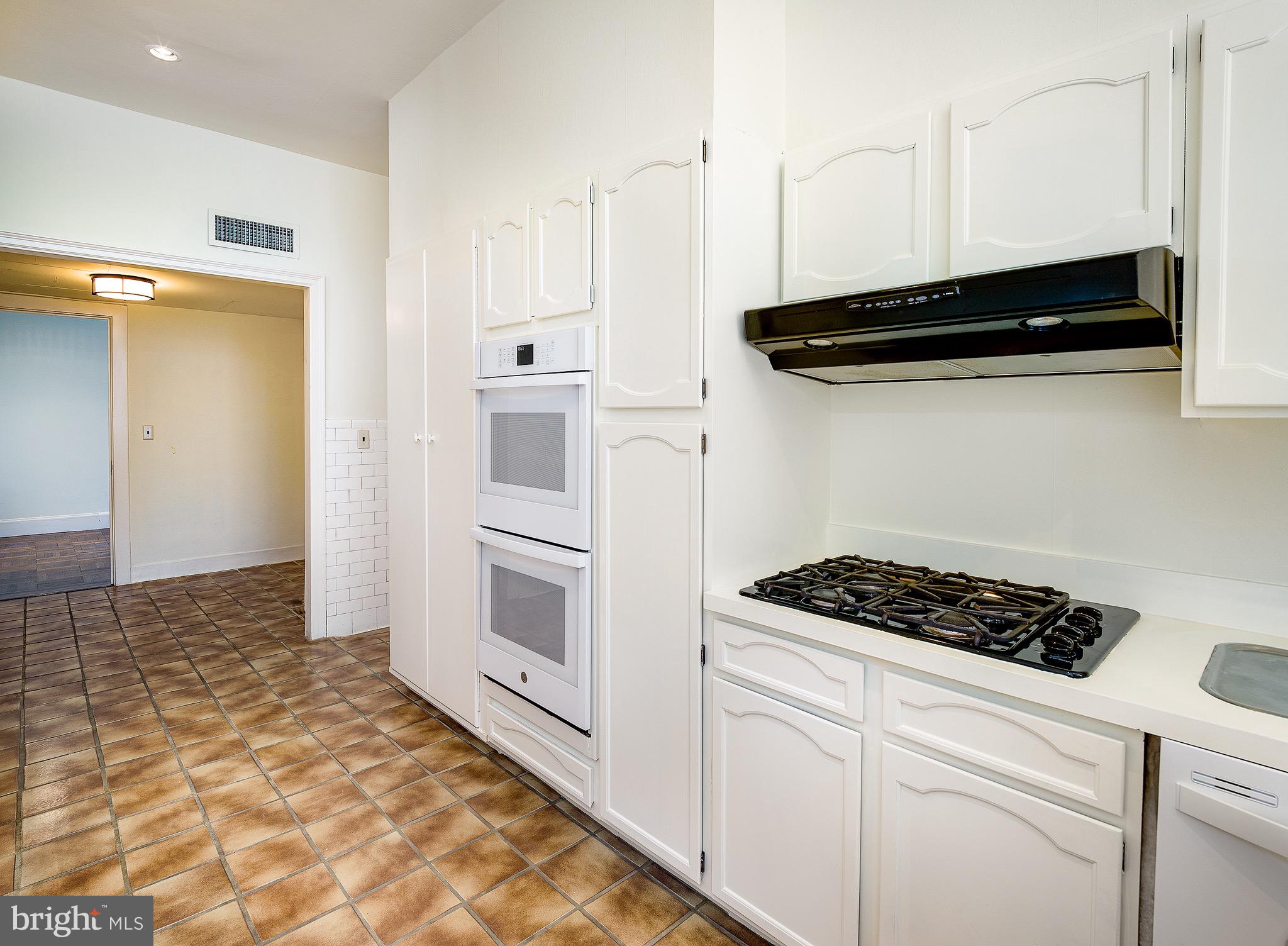 237 South 18th Street, Unit 19A Philadelphia, PA 19103 - Photo 16 of 29