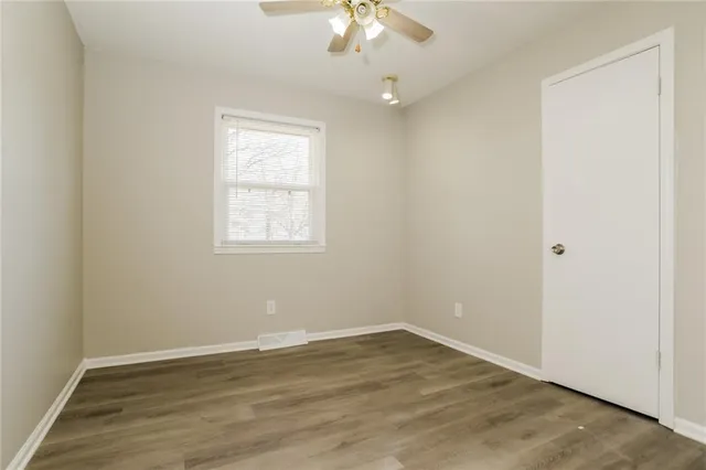 $1,445 | 1914 Willow Street, Higginsville, MO 64037